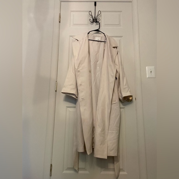Elegant Cream H&M Trench Coat - Picture 5 of 14